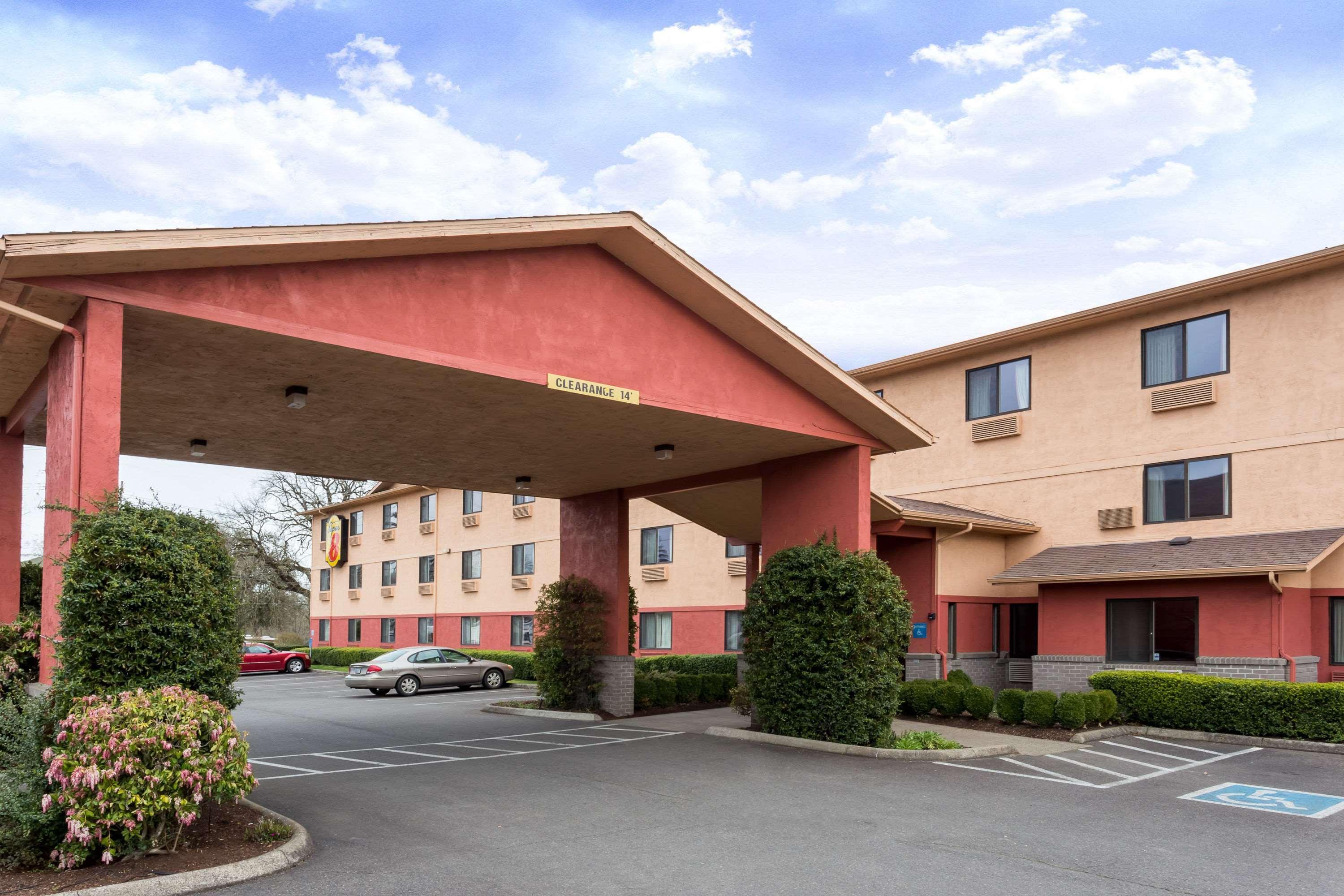 ซูเปอร์ 8 บาย วินด์แฮม คอร์แวลลิส Motel ภายนอก รูปภาพ