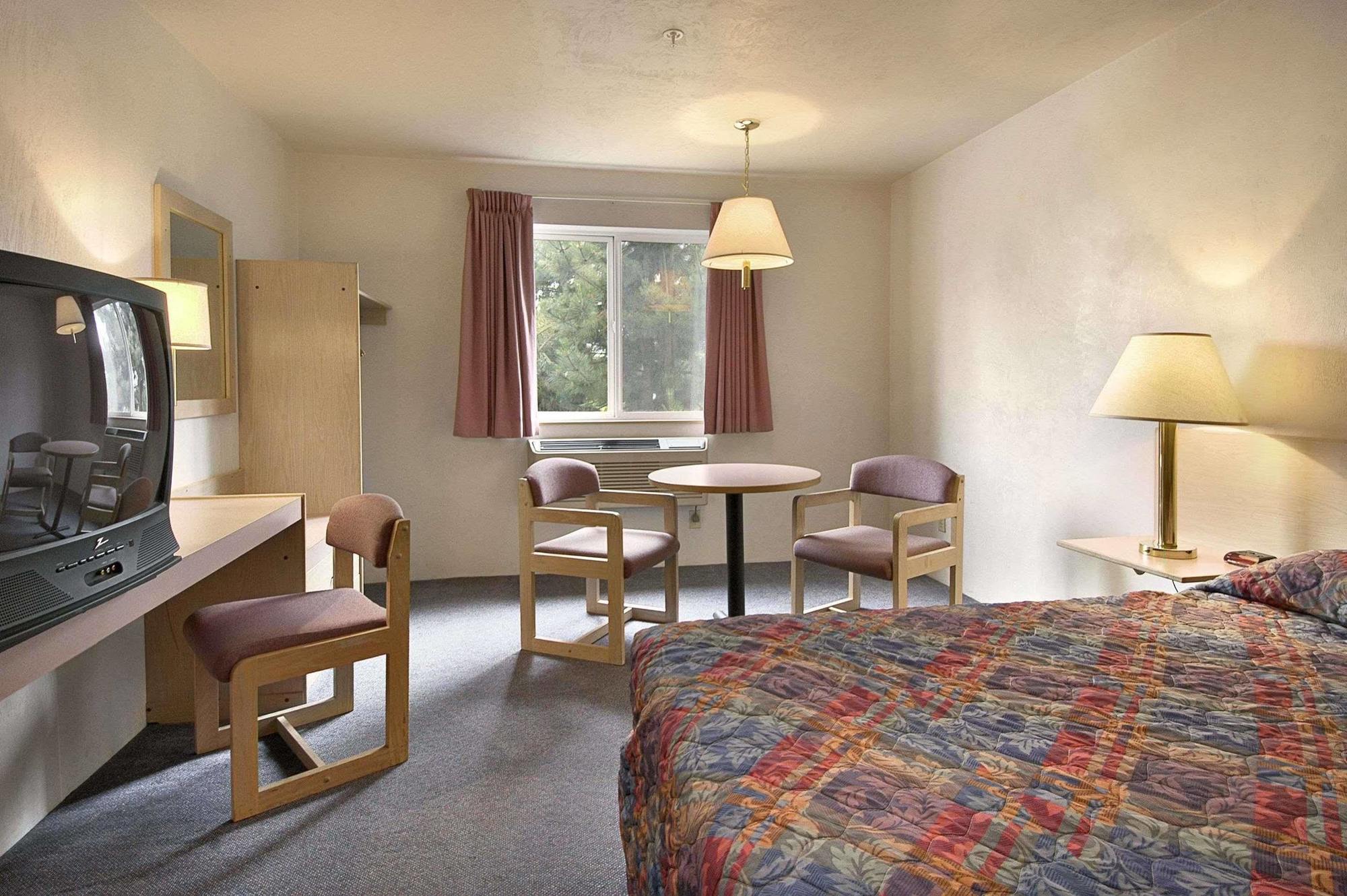 ซูเปอร์ 8 บาย วินด์แฮม คอร์แวลลิส Motel ภายนอก รูปภาพ